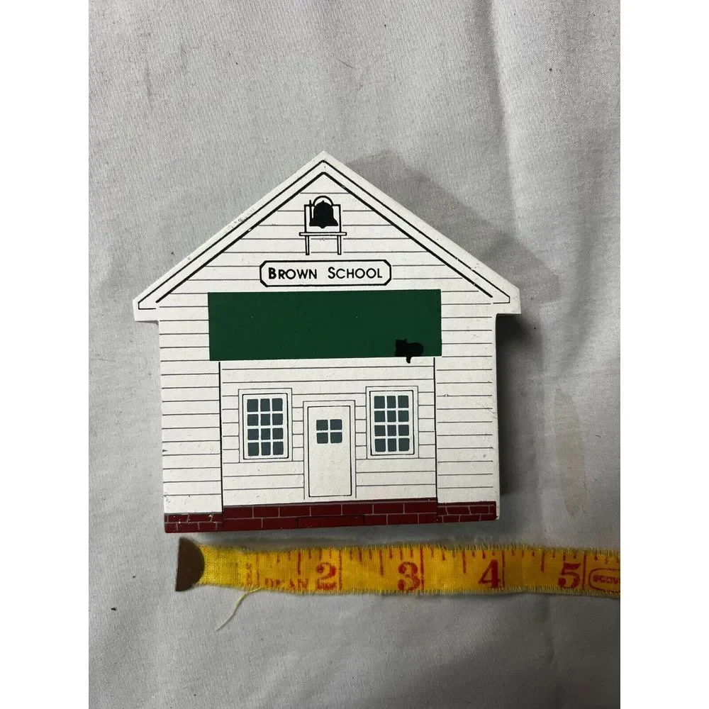 Cat's Meow Wood Village Ohio Amish‎ Series Brown School Schoolhouse 1991 Shelf